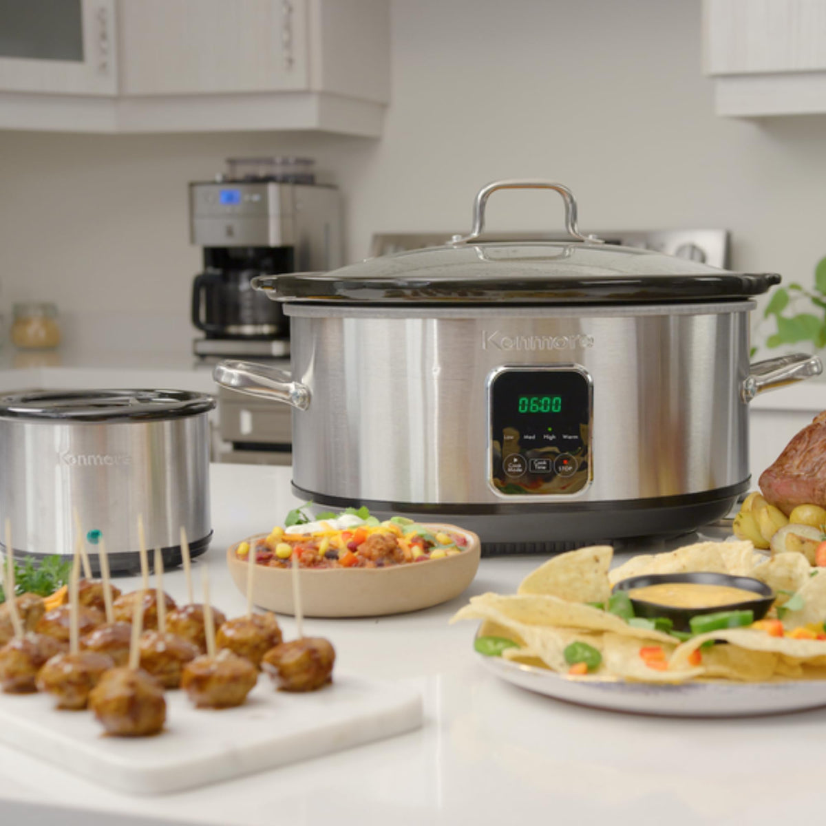 7 qt Programmable Slow Cooker with Dipper D91441