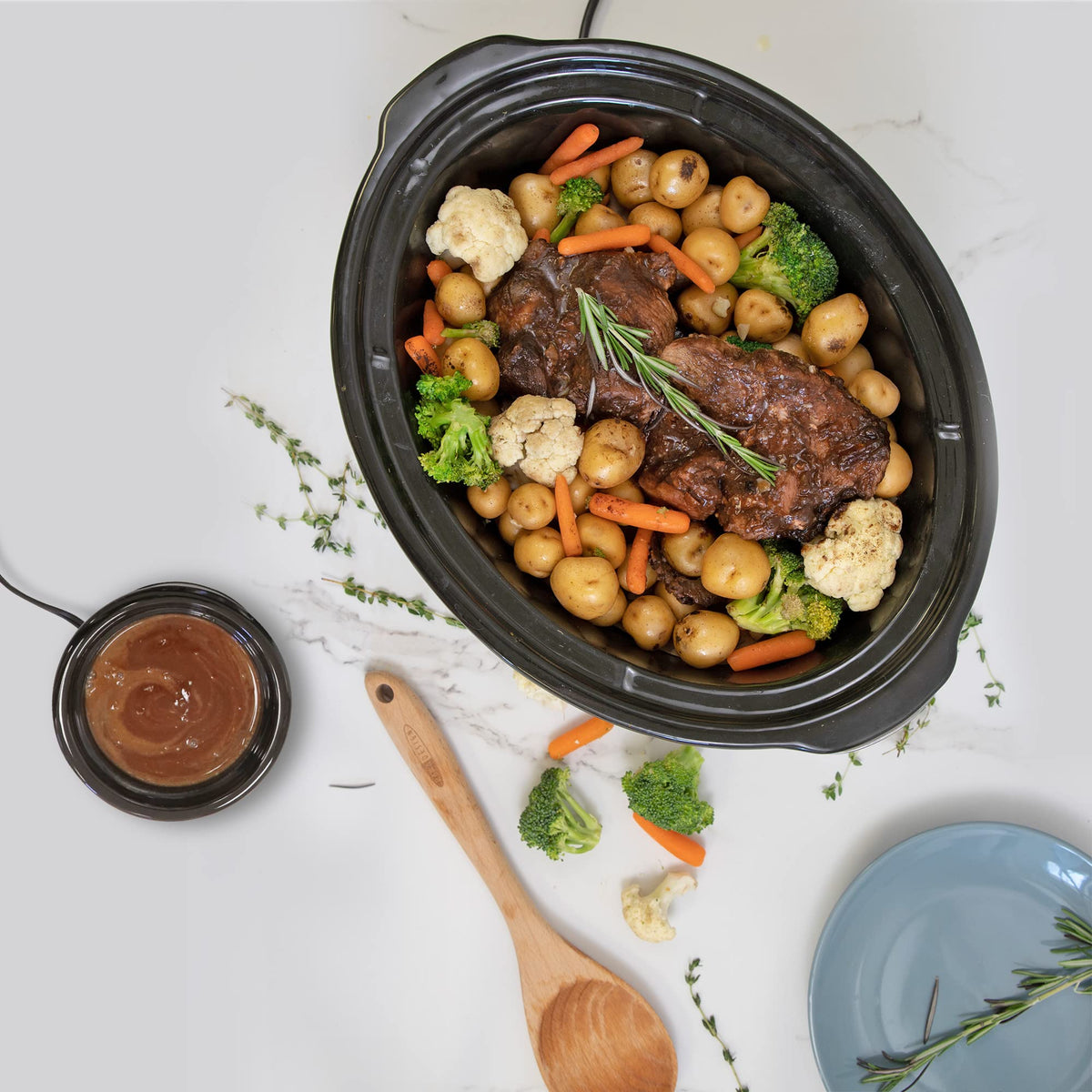 7 qt Programmable Slow Cooker with Dipper D91441