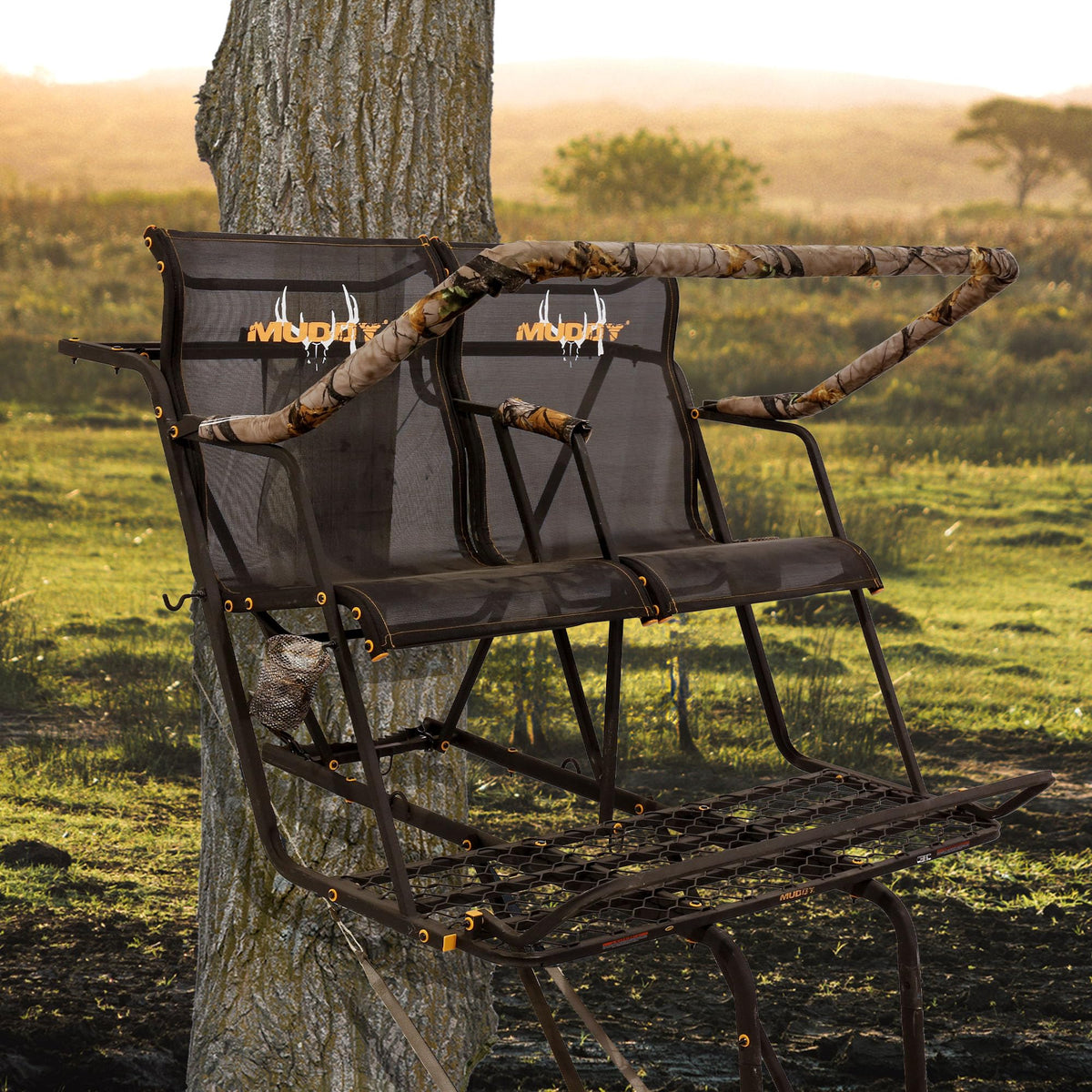 Hunting Deer Ladder Stand 20 ft with Blind Kit C68484